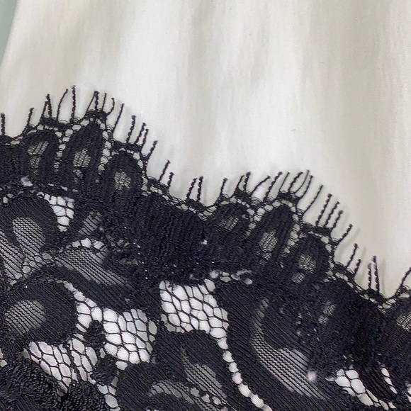 Tadashi Black & White lace trim v-neck 3/4 sleeve Evening blouse SZ 10 EUC - Picture 4 of 13